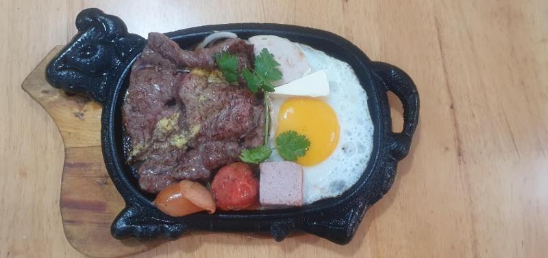Beefsteak Con Bò Nghé