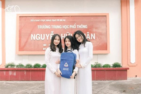 Trường THPT Nguyễn Hữu Huân – Tỷ lệ chọi: 2,32 (năm 2025)
