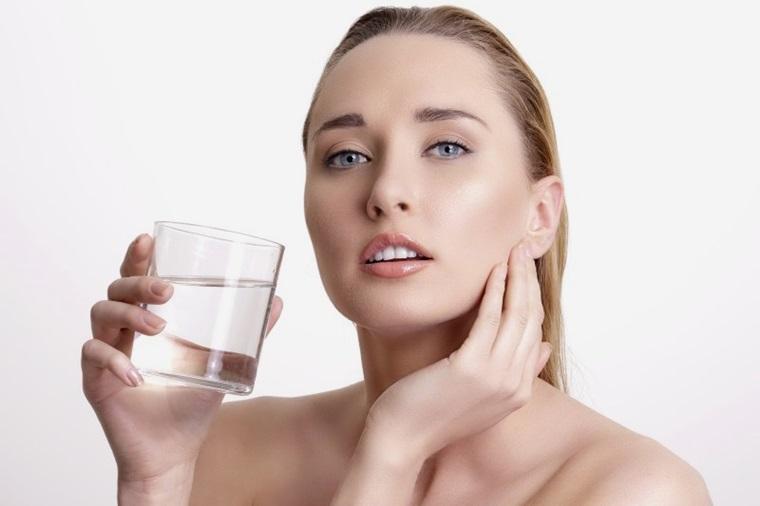 Liên tục muốn uống nước